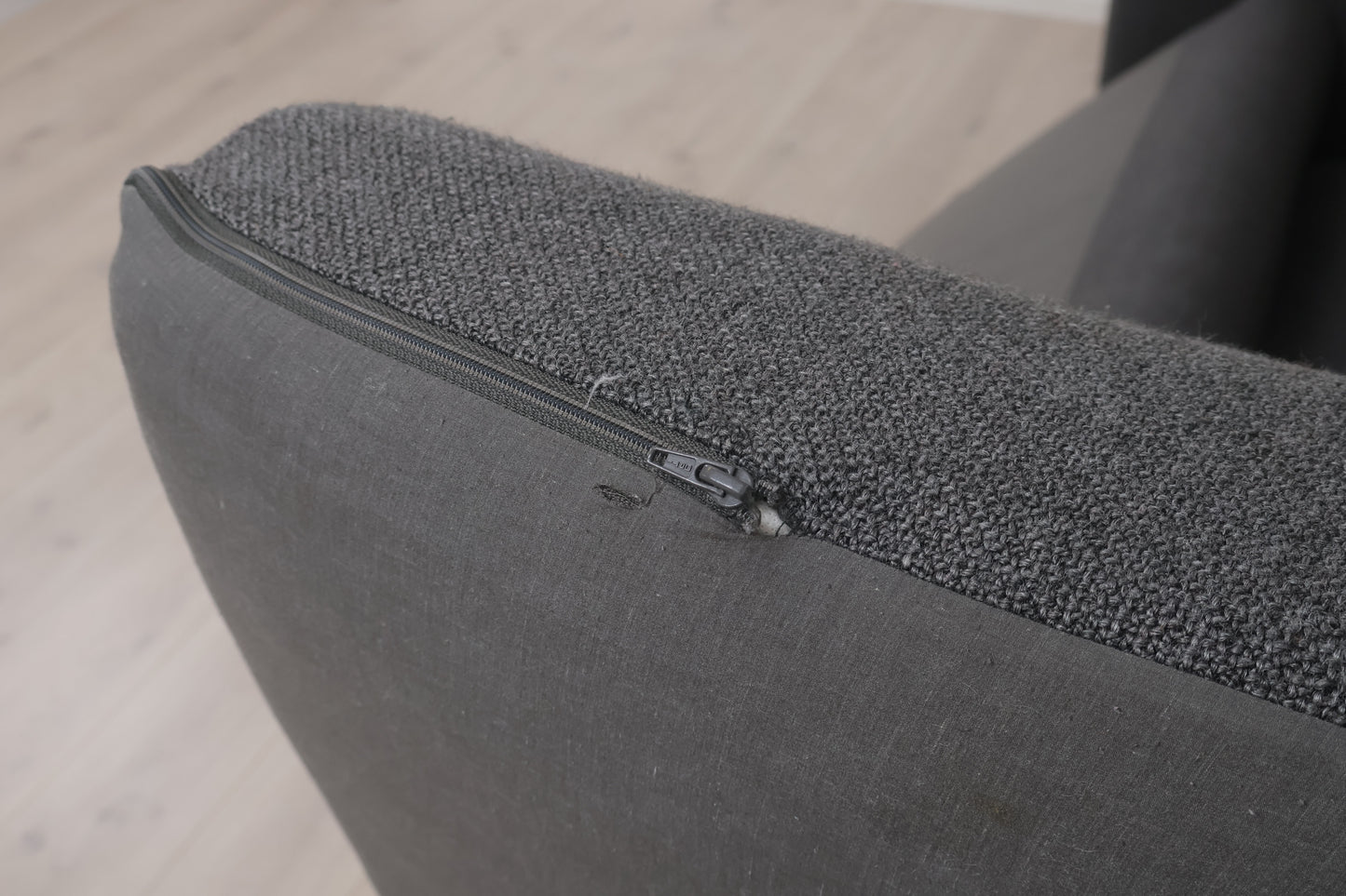 Nyrenset | Mørk grå IKEA Nockeby 3-seter sofa