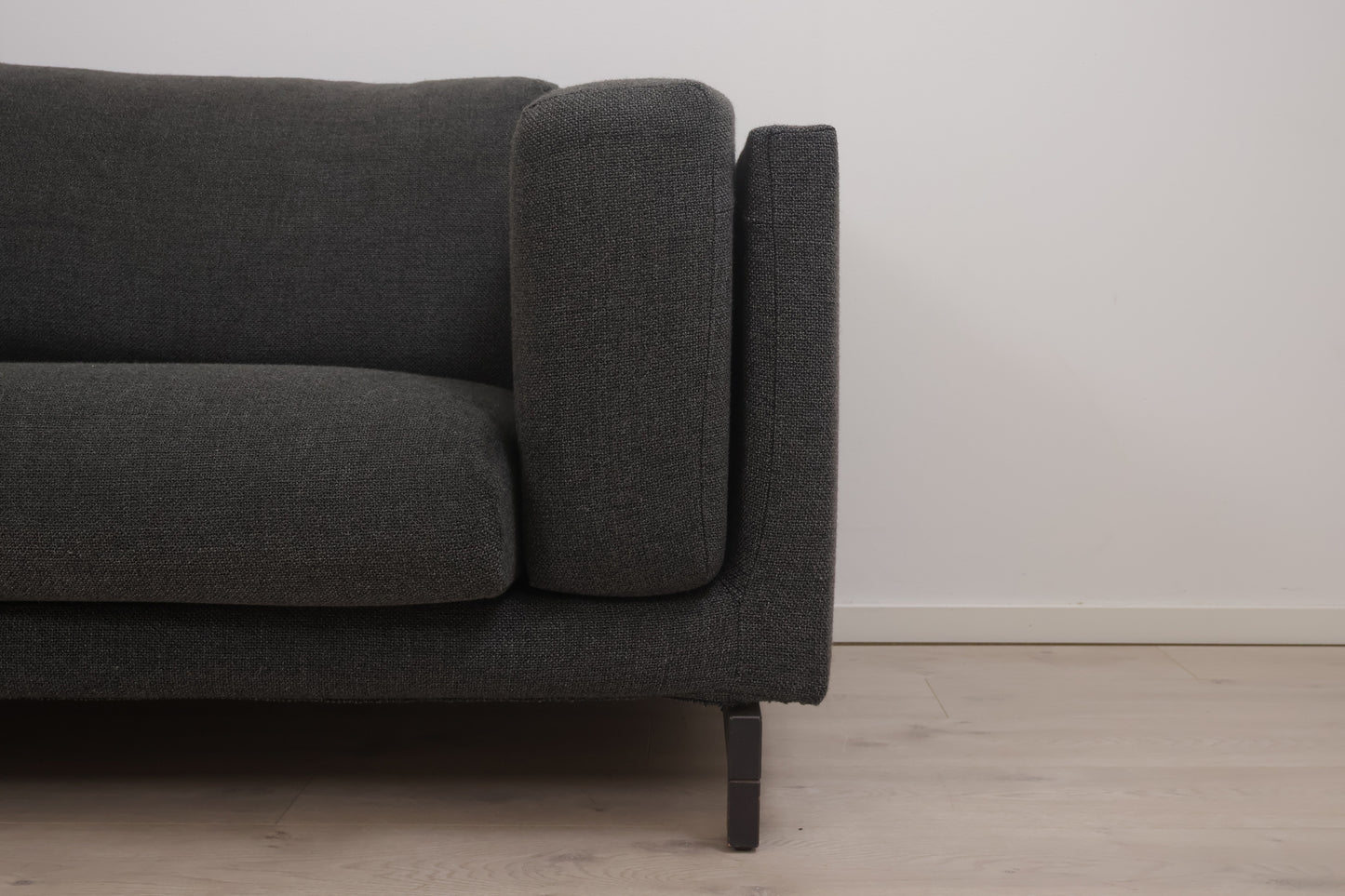 Nyrenset | Mørk grå IKEA Nockeby 3-seter sofa