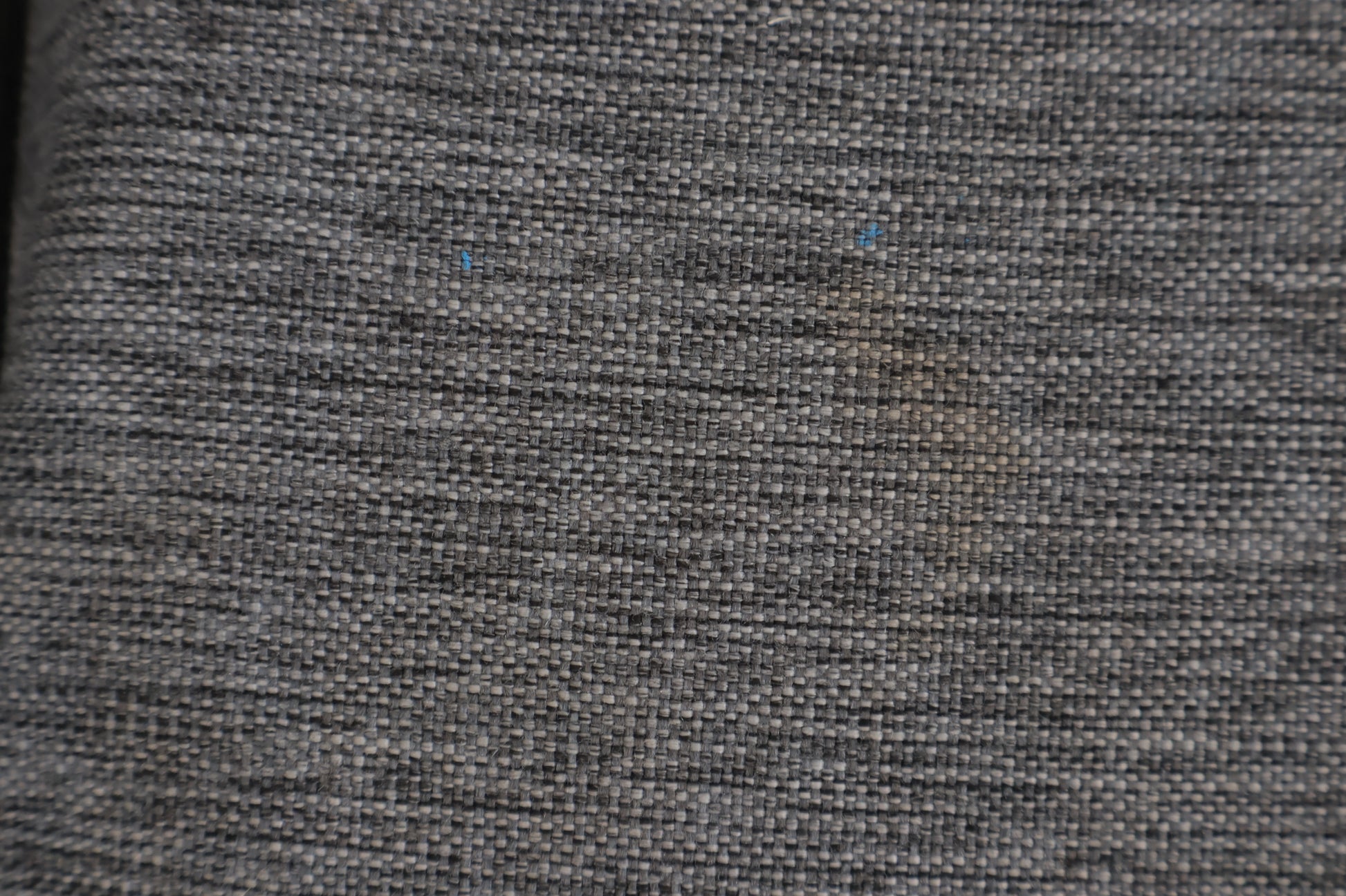 Nyrenset | Romslig grå u-sofa med sjeselong