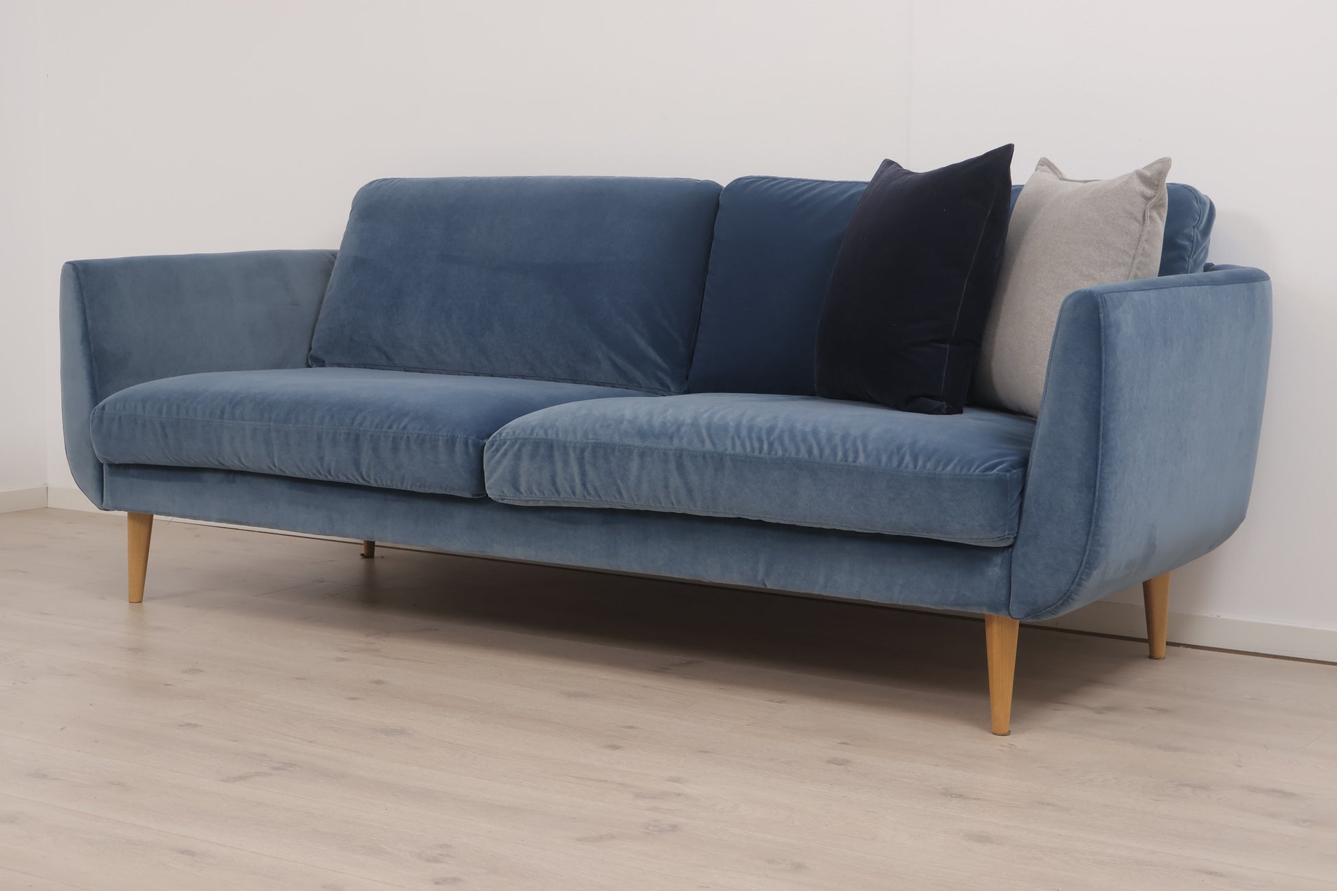Nyrenset | Blå IKEA Skultorp 3-seter sofa i fløyel