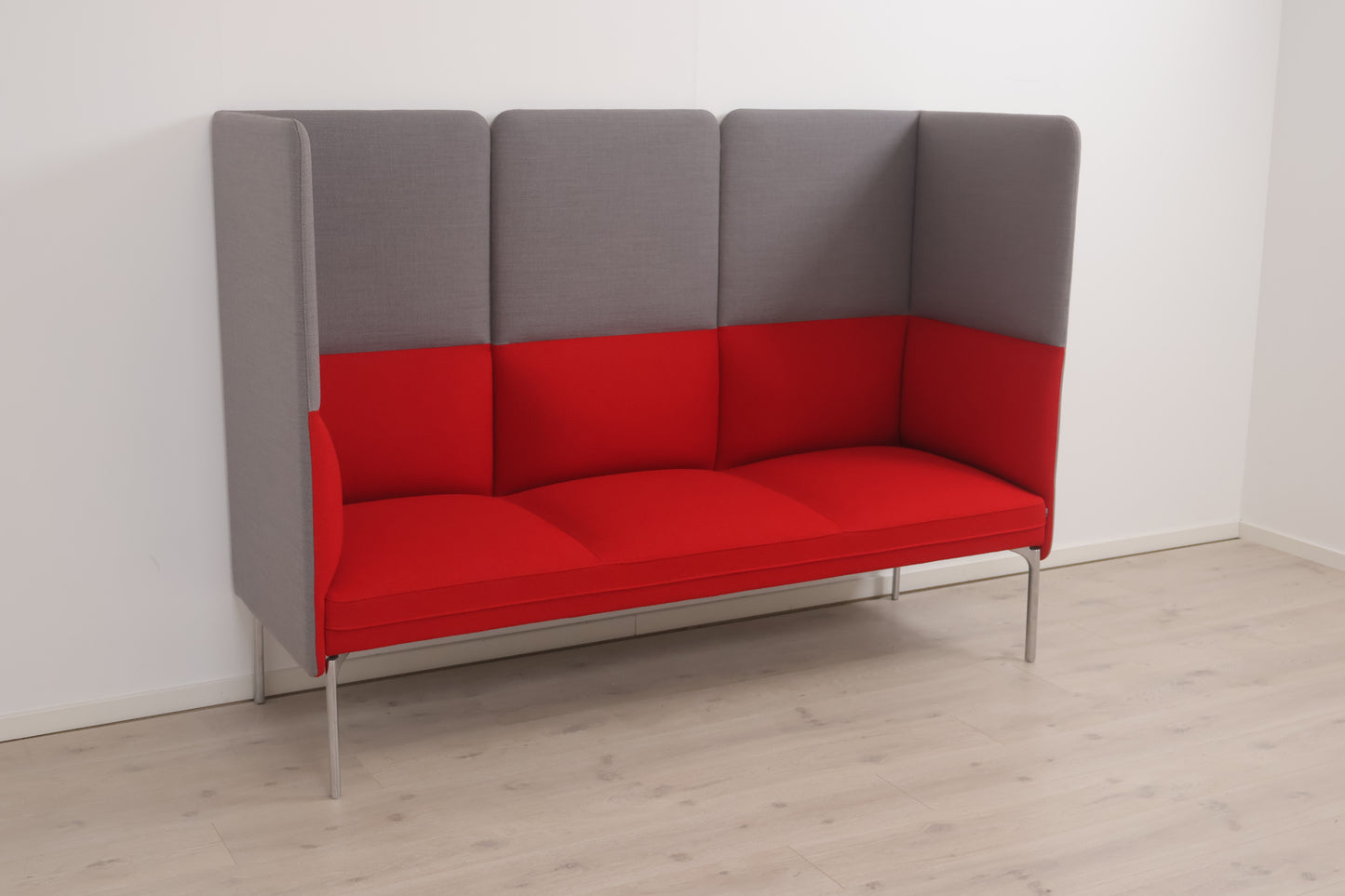 Nyrenset | Fora Form Senso 3-seter sofa med lydabsorberende vegger