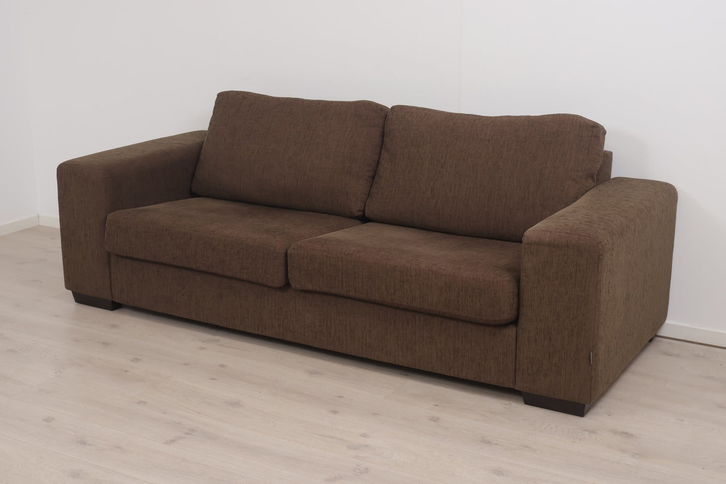 Nyrenset | Brun Furninova 3-seter sofa