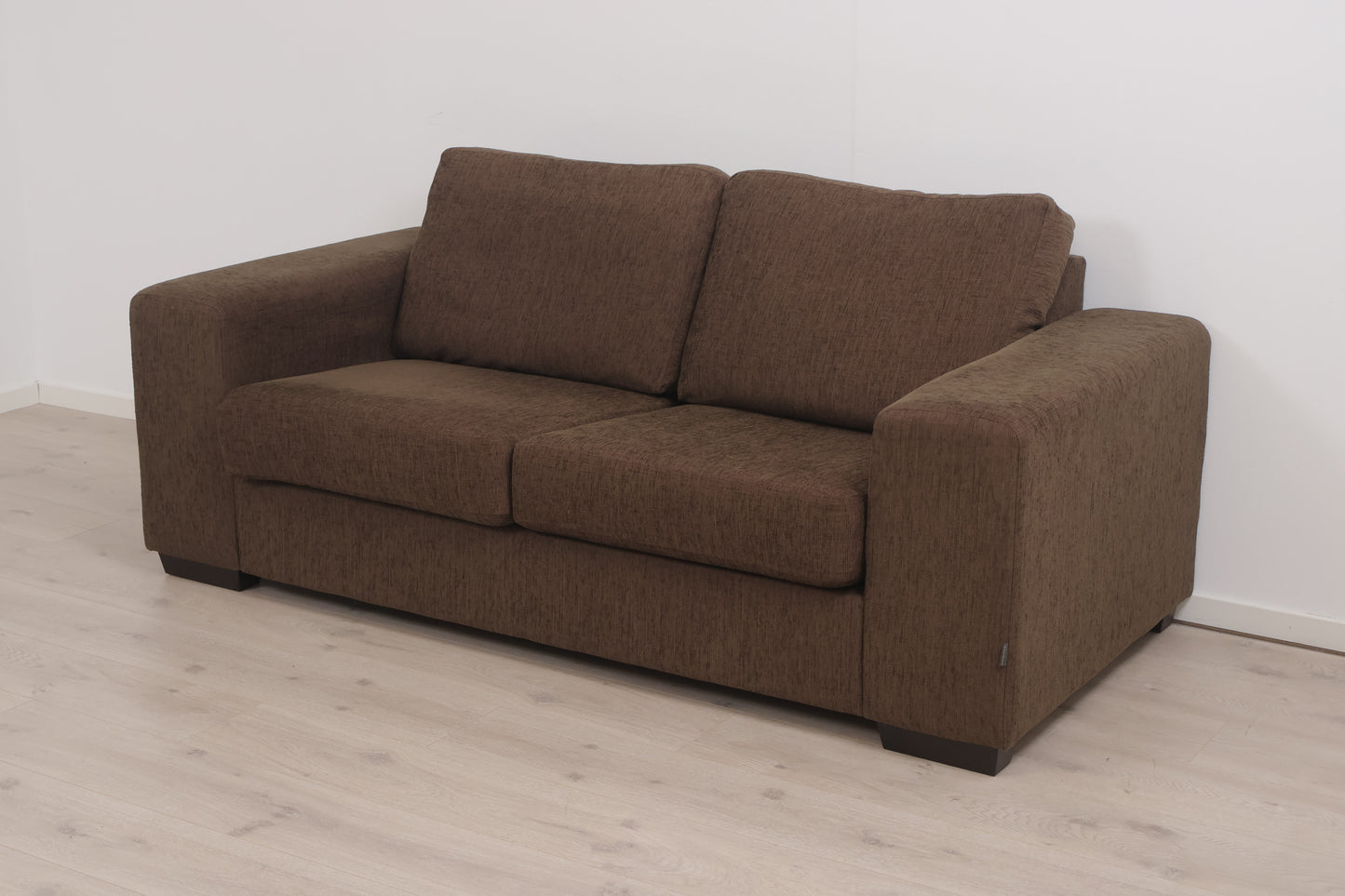 Nyrenset | Brun Furninova 2,5-seter sofa