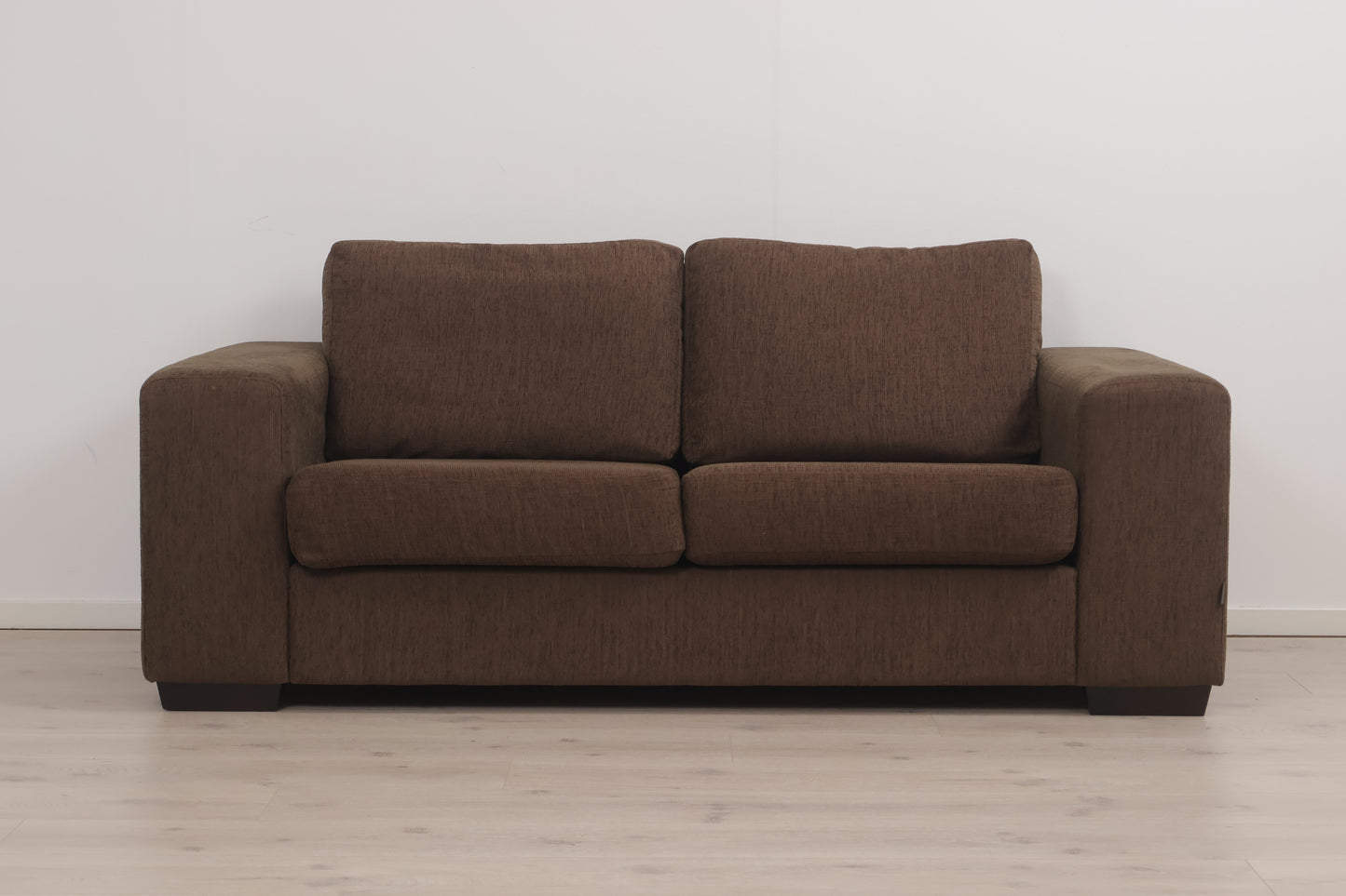 Nyrenset | Brun Furninova 2,5-seter sofa