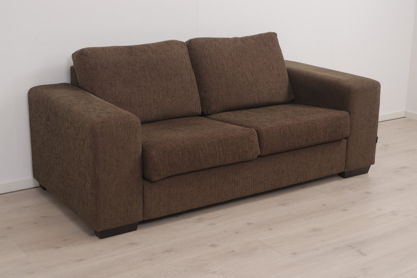 Nyrenset | Brun Furninova 2,5-seter sofa