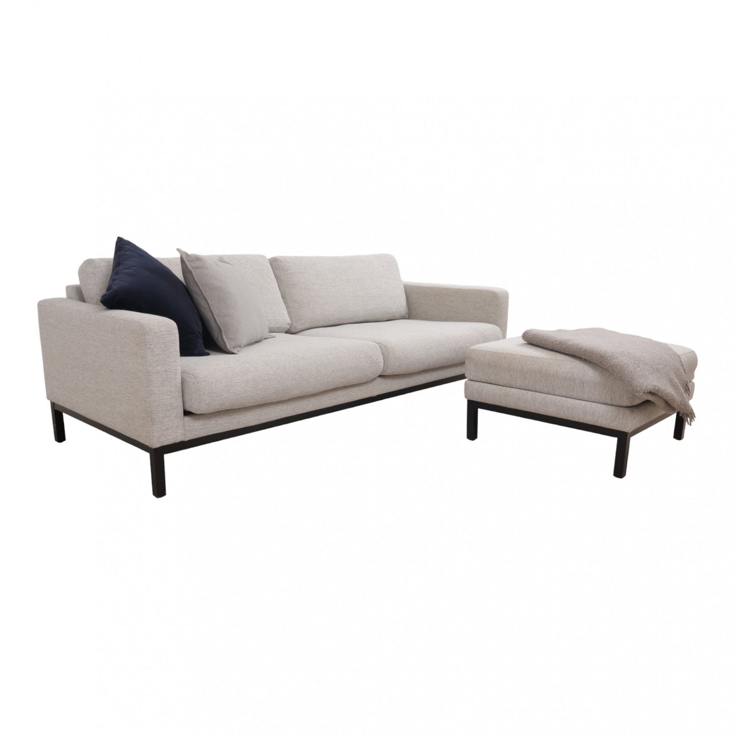 Nyrenset | Lys grå Bolia North 3-seter sofa med puff