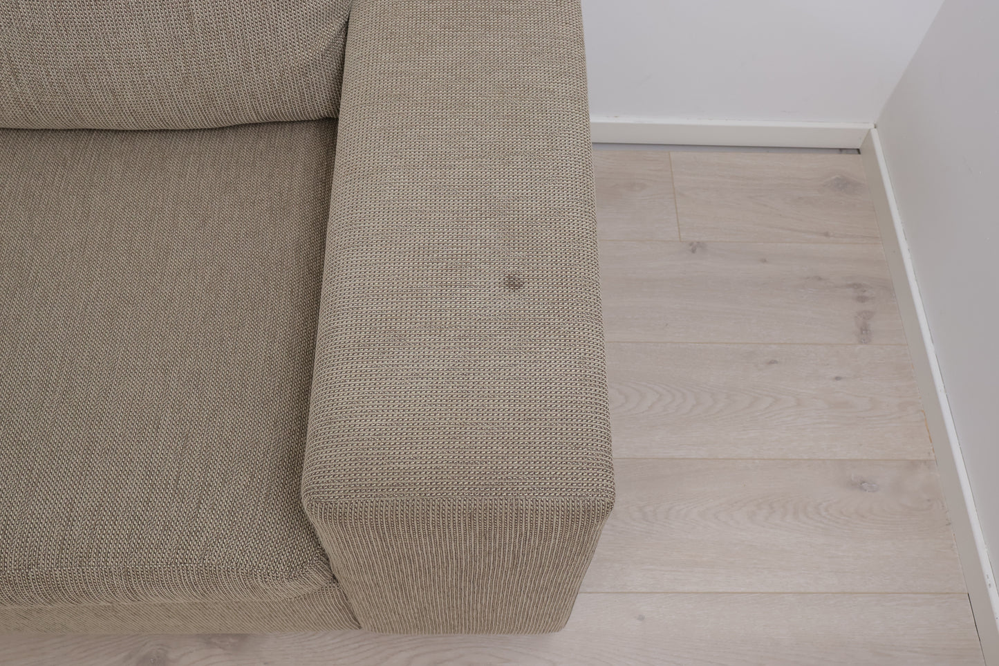 Nyrenset | Brun/beige hjørnesofa med åpen ende