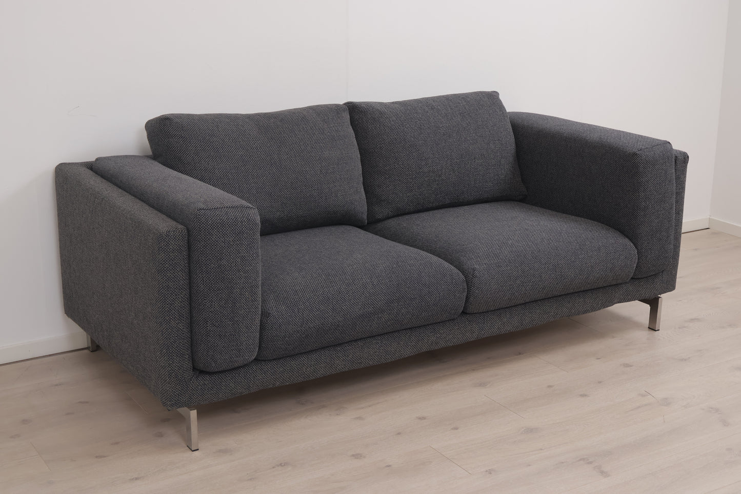 Nyrenset | Mørk grå IKEA Nockeby 2-seter sofa