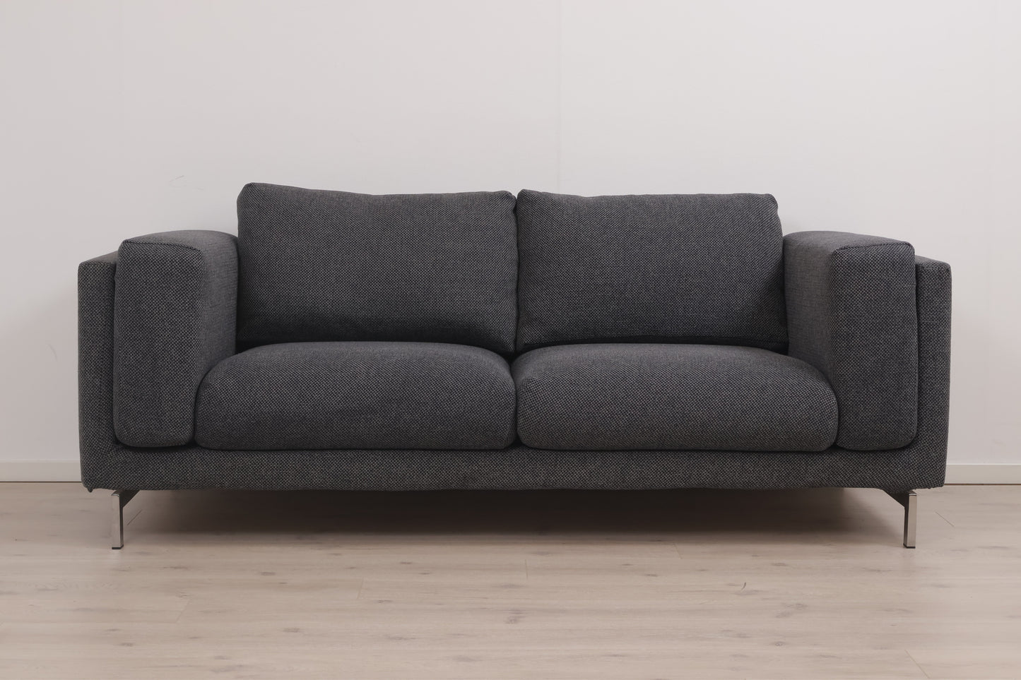 Nyrenset | Mørk grå IKEA Nockeby 2-seter sofa