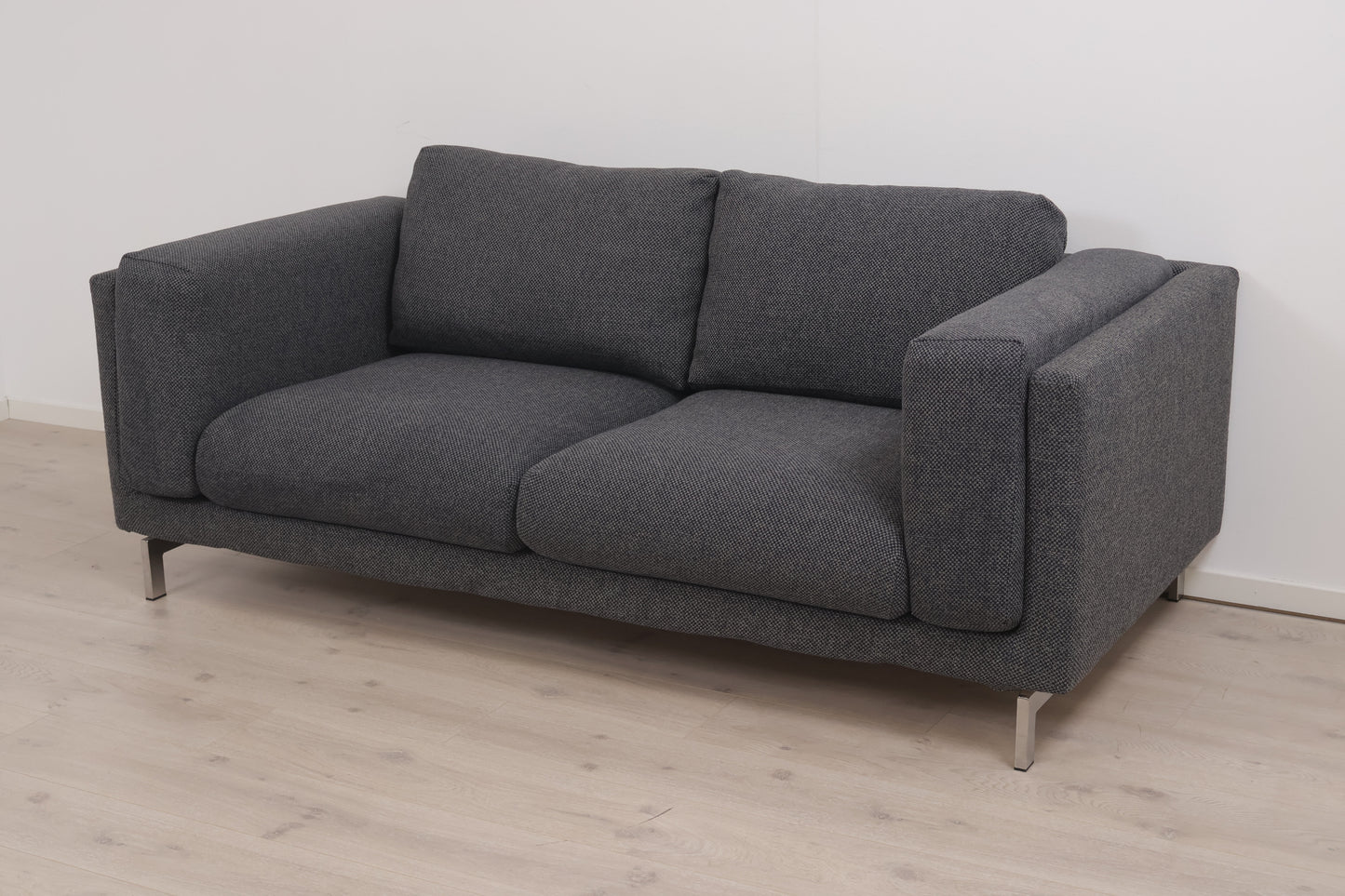 Nyrenset | Mørk grå IKEA Nockeby 2-seter sofa