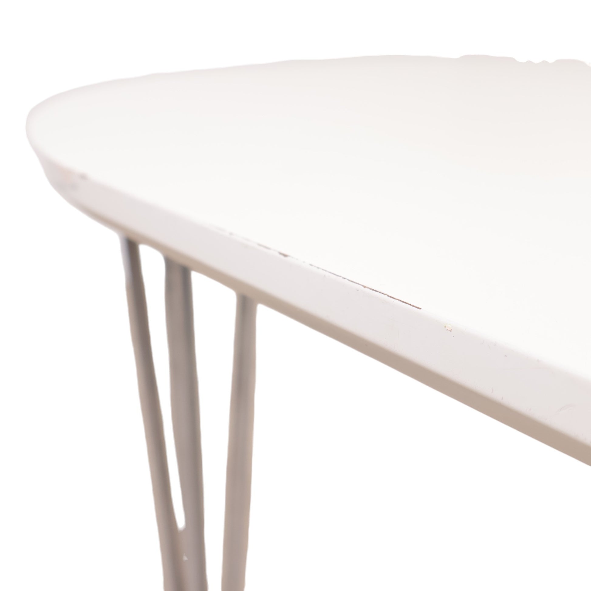 Moderne spisebord i hvit med stålben