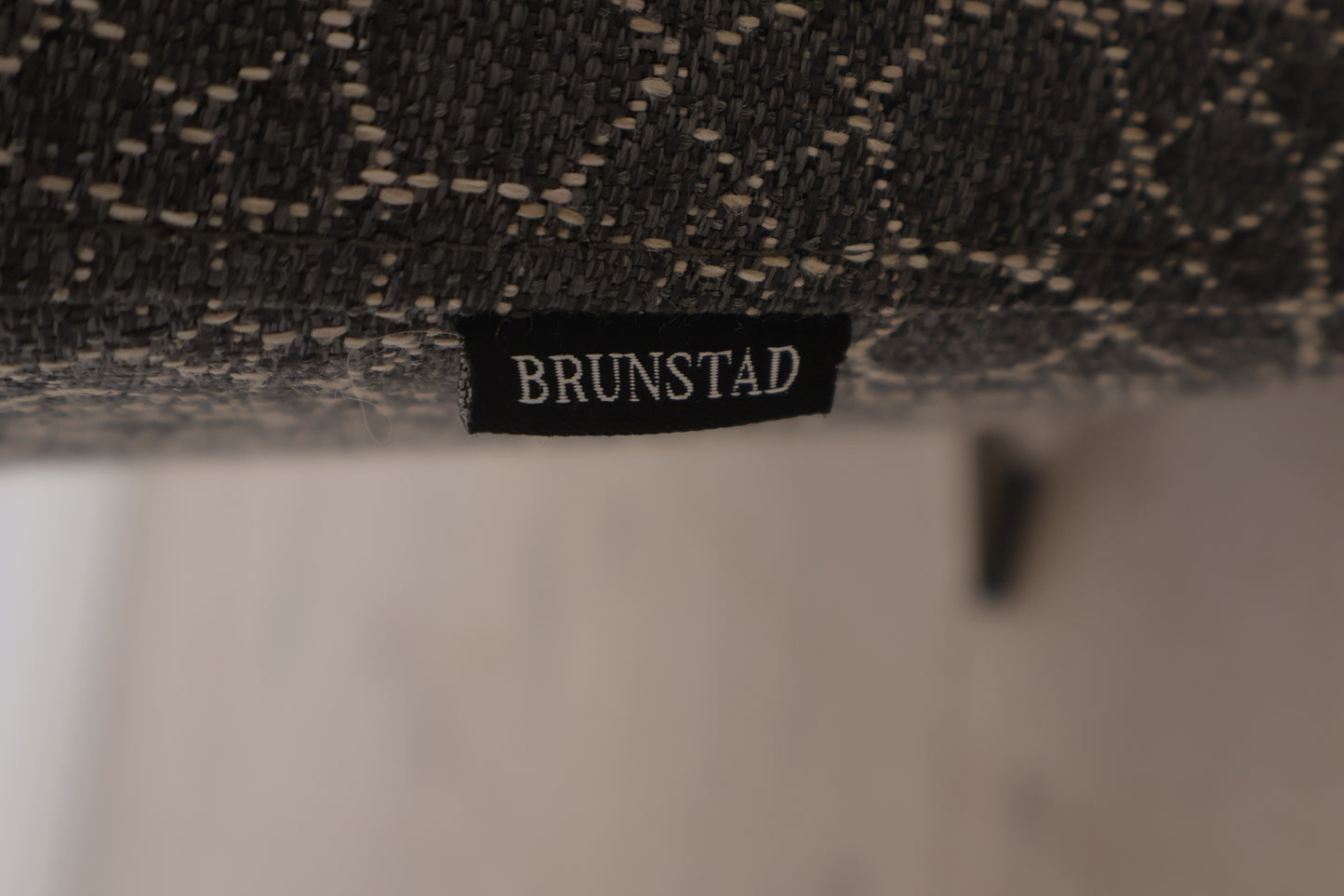 Nyrenset | Amanda lenestol med fotskammel fra Brunstad