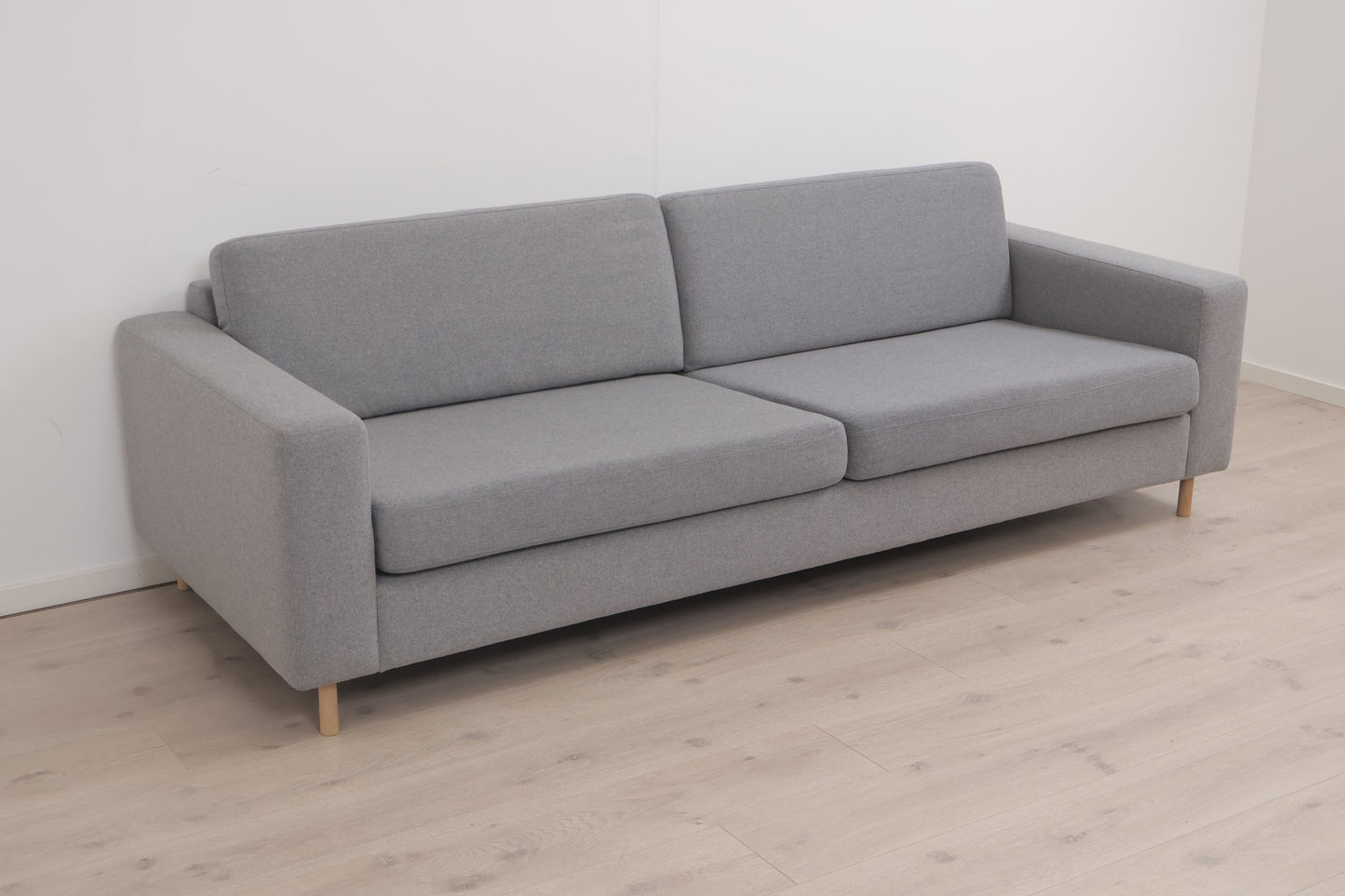 Nyrenset | Lys grå Bolia Scandinavia 3-seter sofa i ullstoff