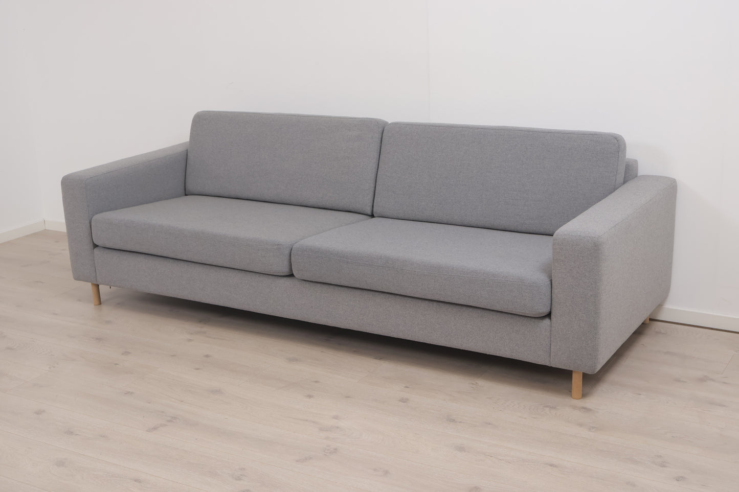 Nyrenset | Lys grå Bolia Scandinavia 3-seter sofa i ullstoff