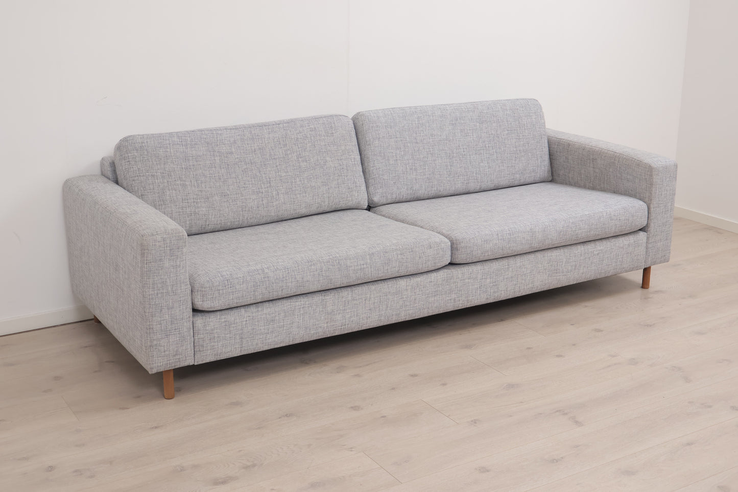 Nyrenset | Lys grå Bolia Scandinavia 3-seter sofa