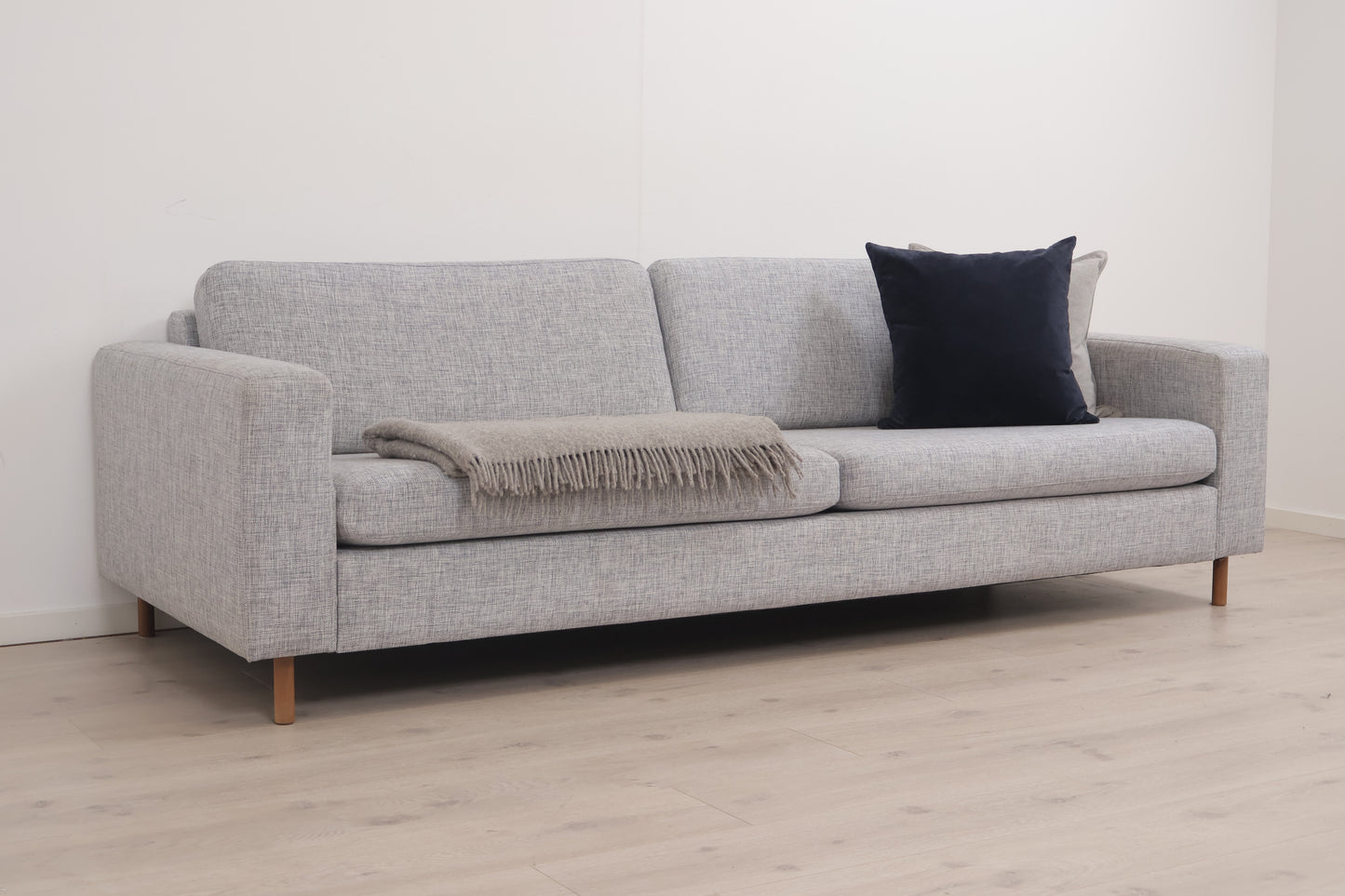 Nyrenset | Lys grå Bolia Scandinavia 3-seter sofa