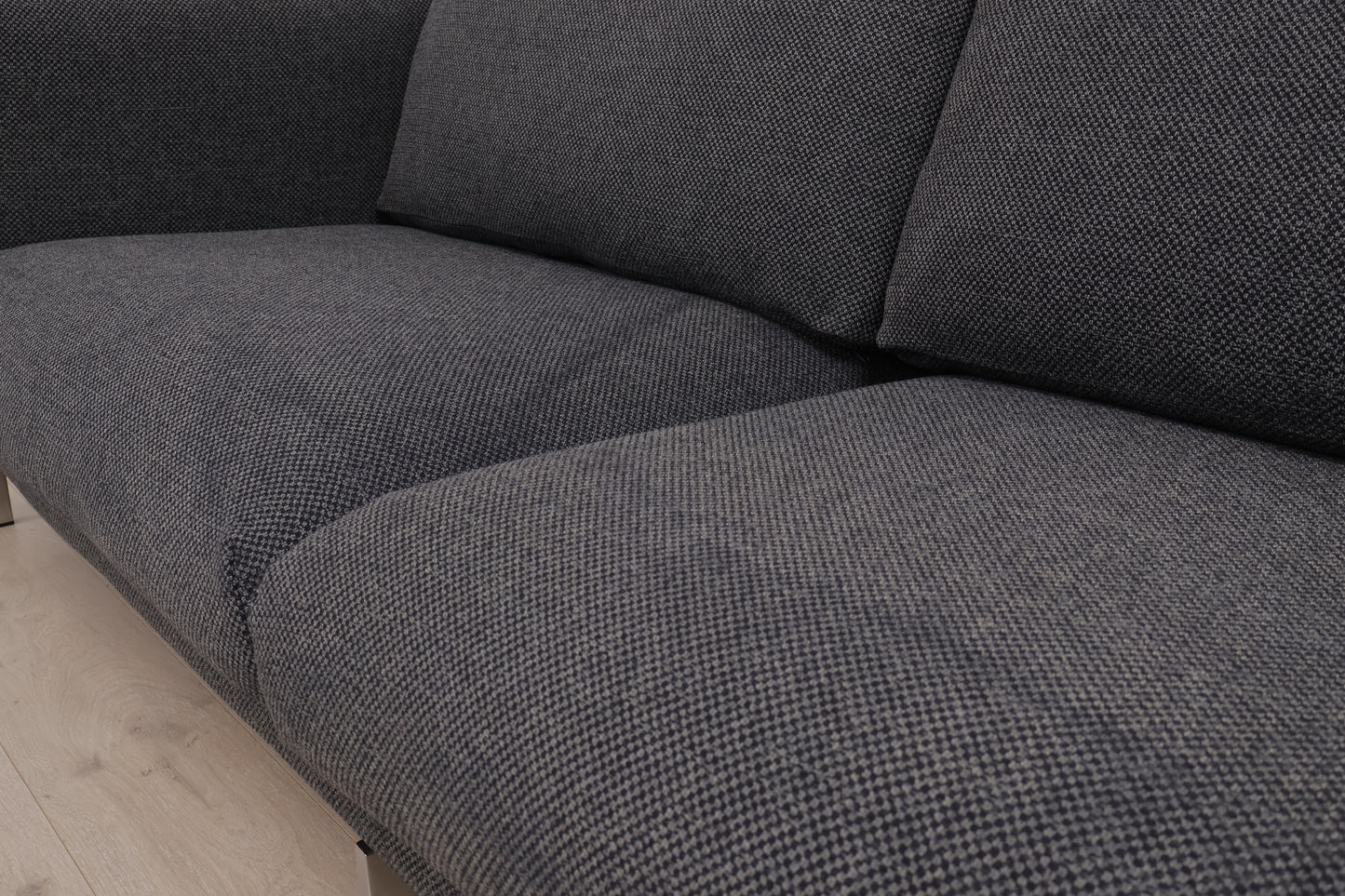 Nyrenset | Mørk grå IKEA Nockeby 3-seter sofa