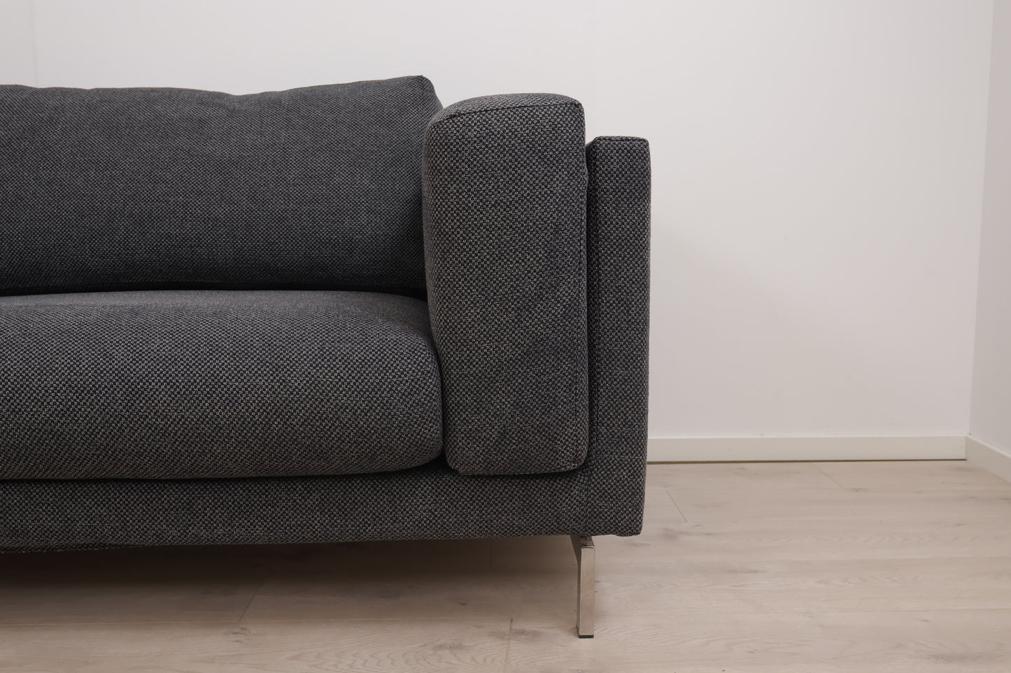 Nyrenset | Mørk grå IKEA Nockeby 3-seter sofa