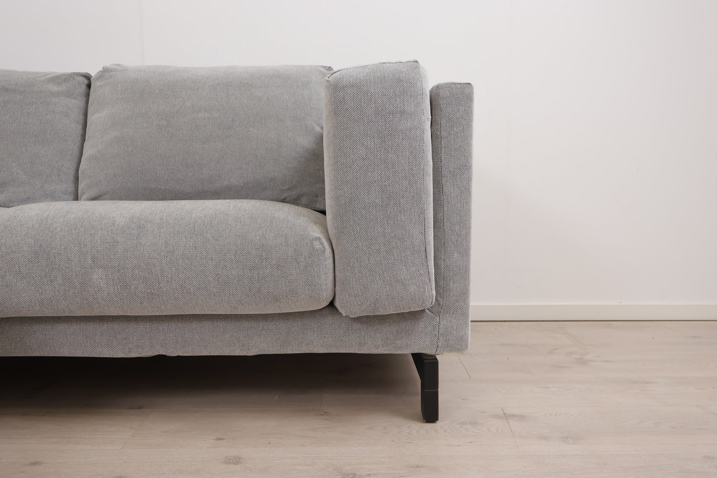 Nyrenset | Lys grå IKEA Nockeby 2-seter sofa med puff