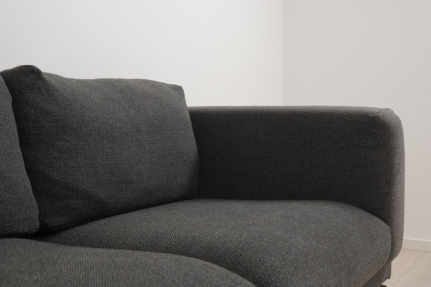 Nyrenset | Mørk grå IKEA Nockeby 2-seter sofa