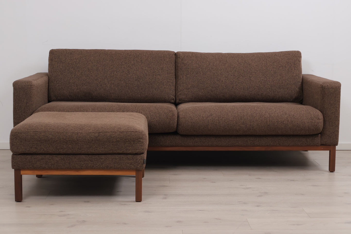 Nyrenset | Brun Bolia North 3-seter sofa med puff