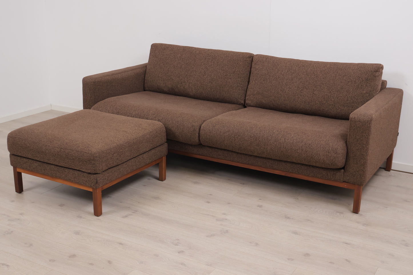 Nyrenset | Brun Bolia North 3-seter sofa med puff