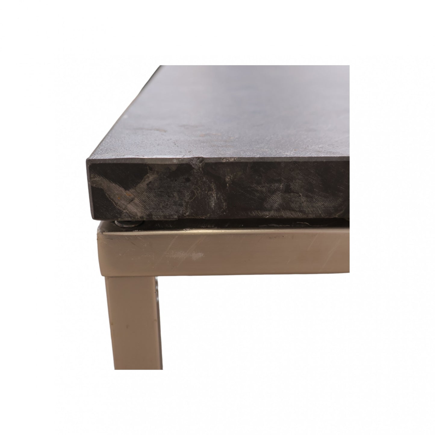 Sofabord med betongplate og krom understell