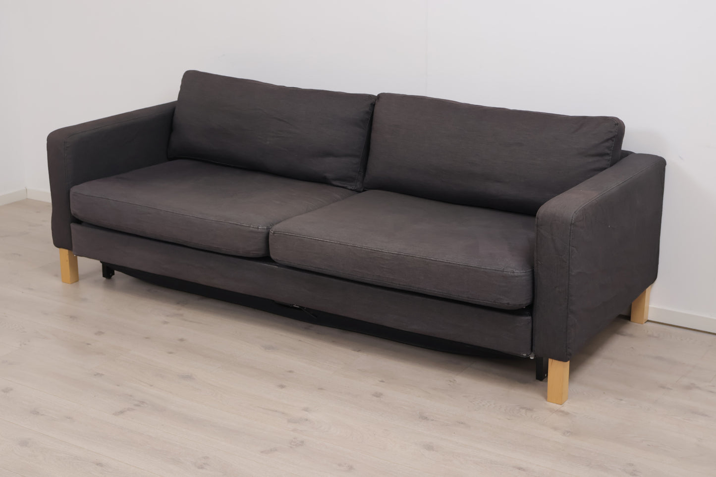 Nyrenset | Mørk grå IKEA Karlstad 3-seter sovesofa