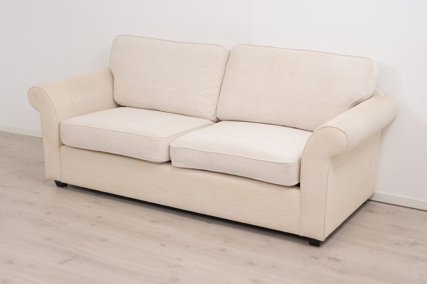 Nyrenset | Kremhvit 3-seter sofa