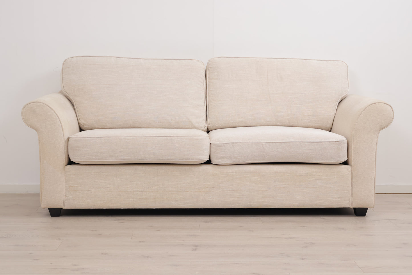 Nyrenset | Kremhvit 3-seter sofa