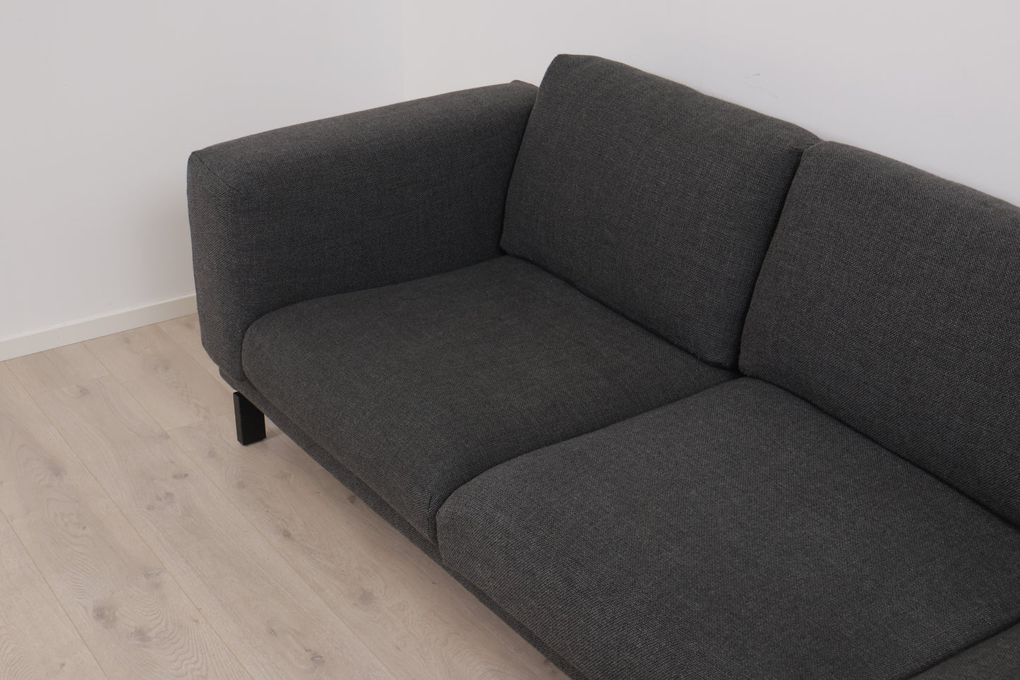 Nyrenset | Mørk grå IKEA Nockeby sjeselongsofa