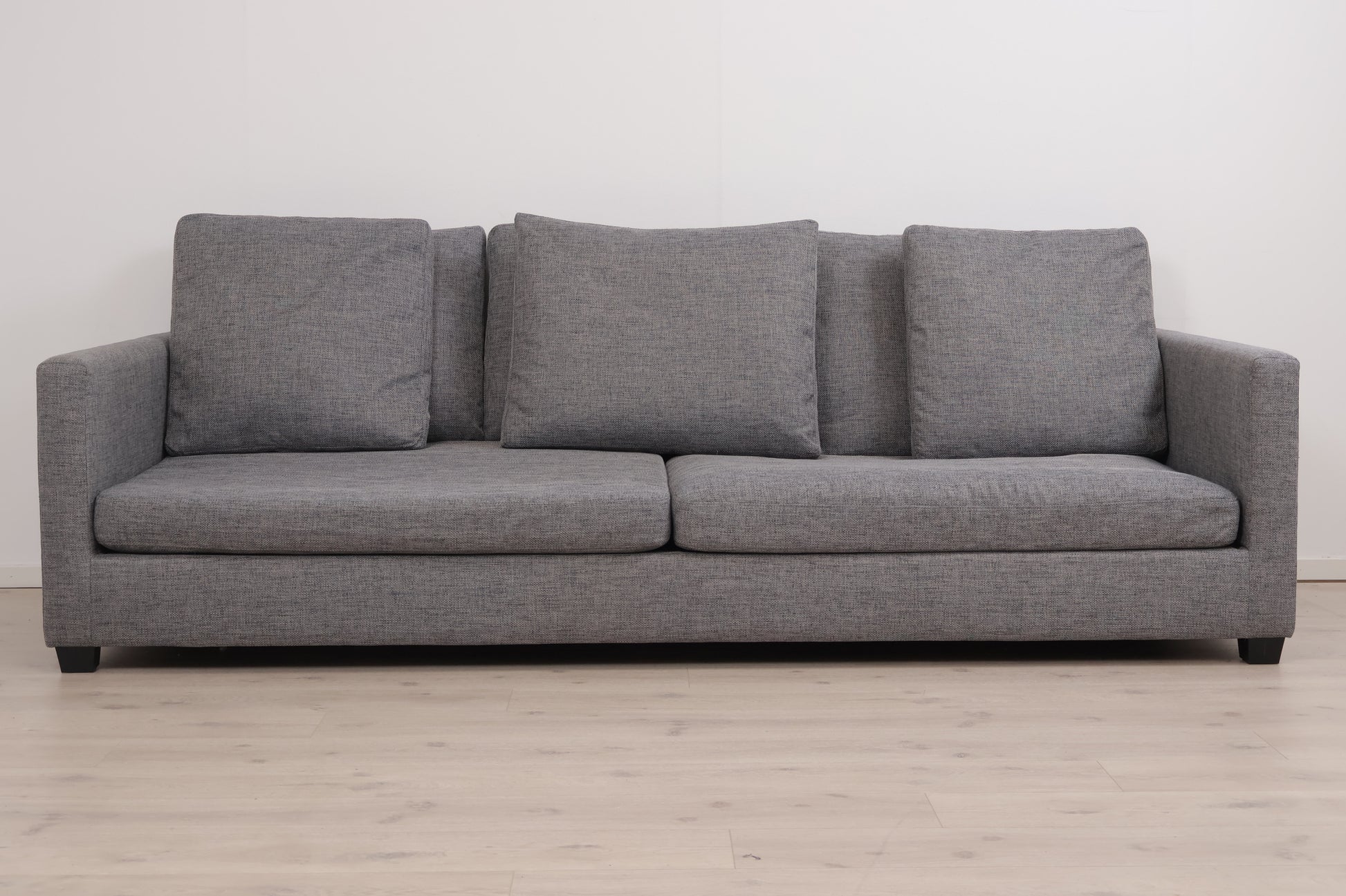 Nyrenset | Dyp og romslig grå Habitat Viking 3-seter sofa