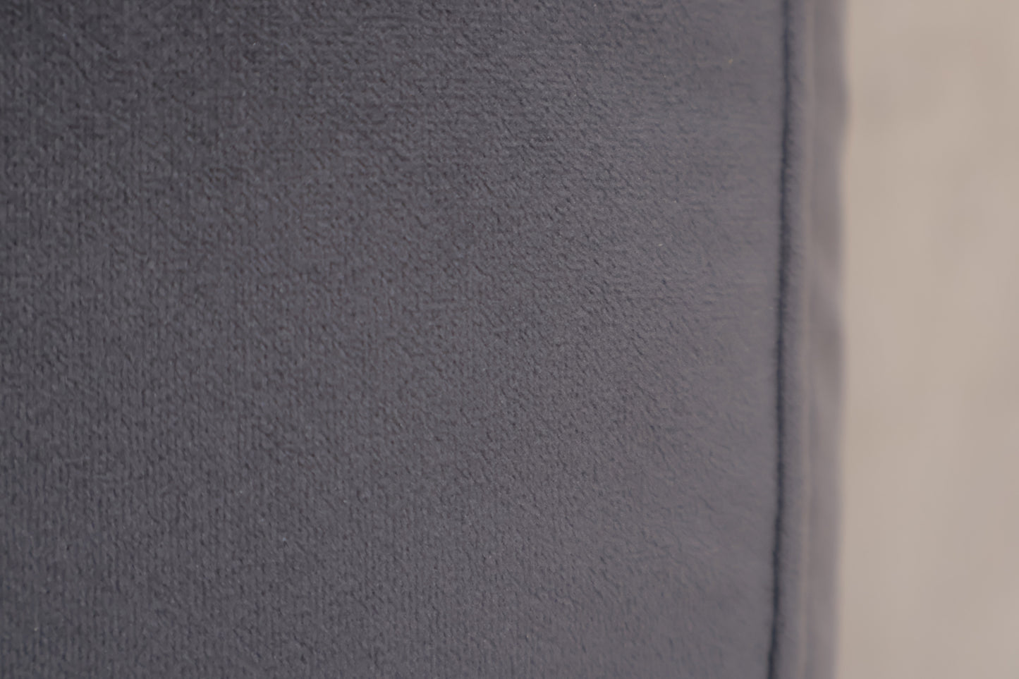 Nyrenset | Palma lenstol i grå velur fra Classic Living