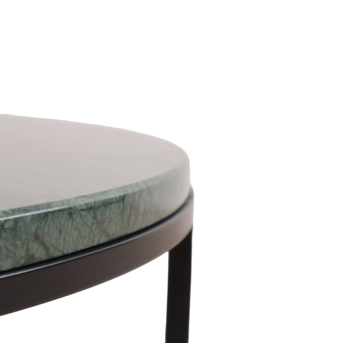 Ubrukt | Midtown sofabord (Ø80) i grønn marmor fra SixBondStreet