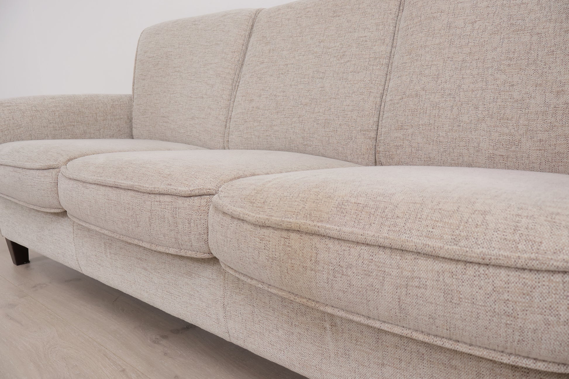 Nyrenset | Kremhvit Hjellegjerde 3-seter sofa