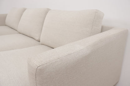 Nyrenset | Kremhvit Crosby sjeselongsofa fra SixBondStreet