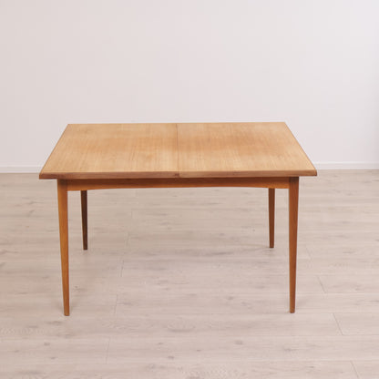 Teak spisebord med tilleggsplater