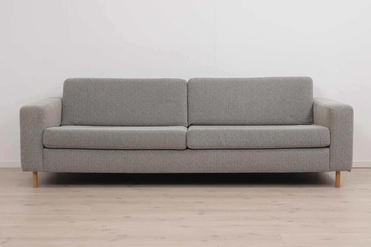 Nyrenset | Grå Bolia Scandinavia 3-seter sofa