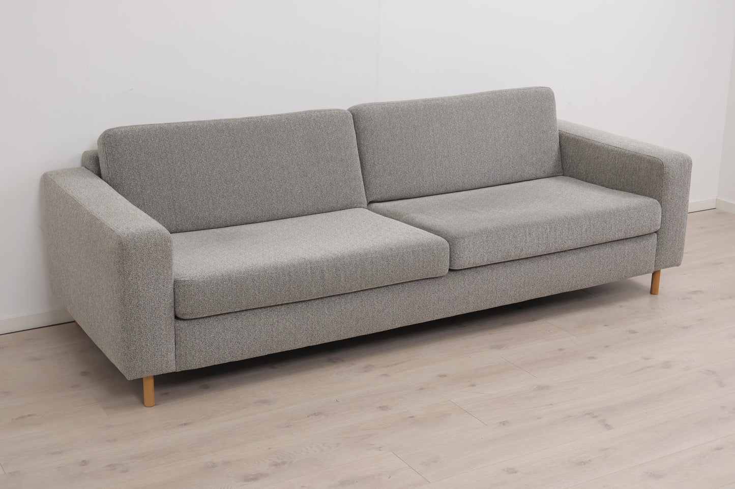 Nyrenset | Grå Bolia Scandinavia 3-seter sofa