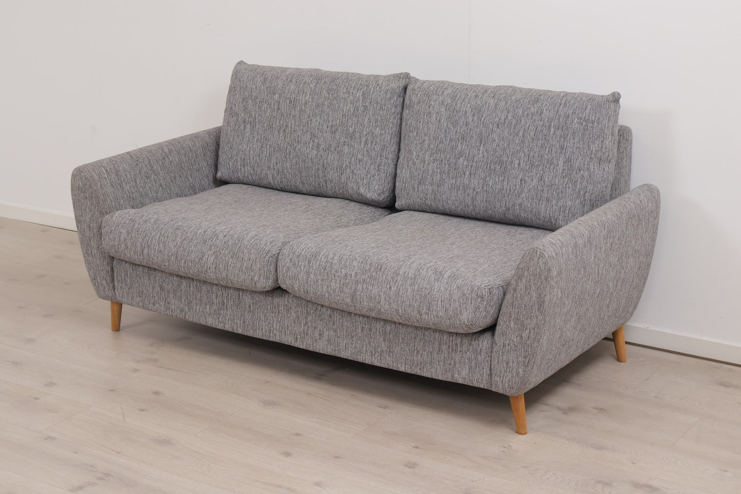 Nyrenset | Lys grå Bolia Cut 2-seter sofa