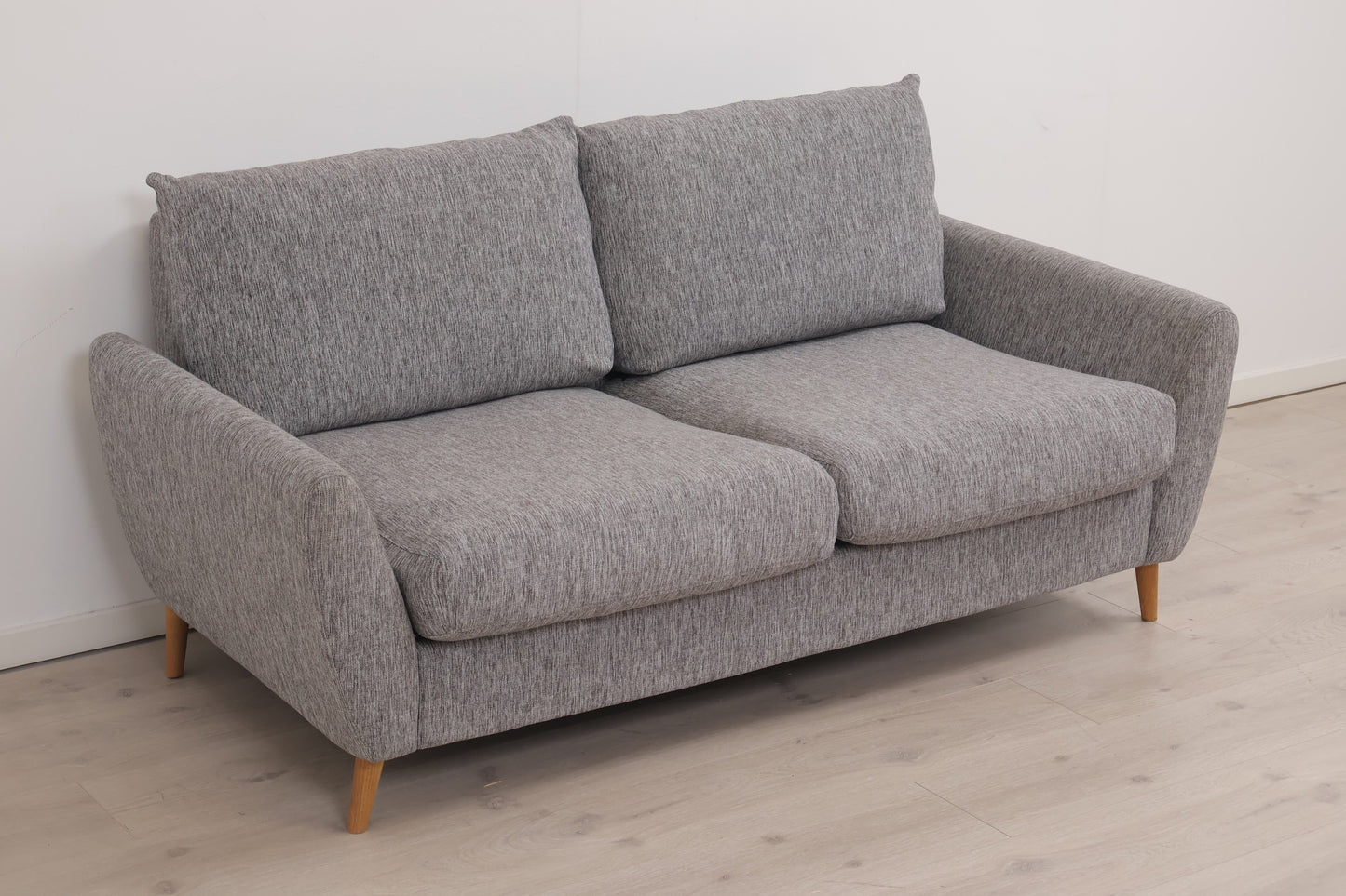 Nyrenset | Lys grå Bolia Cut 2-seter sofa