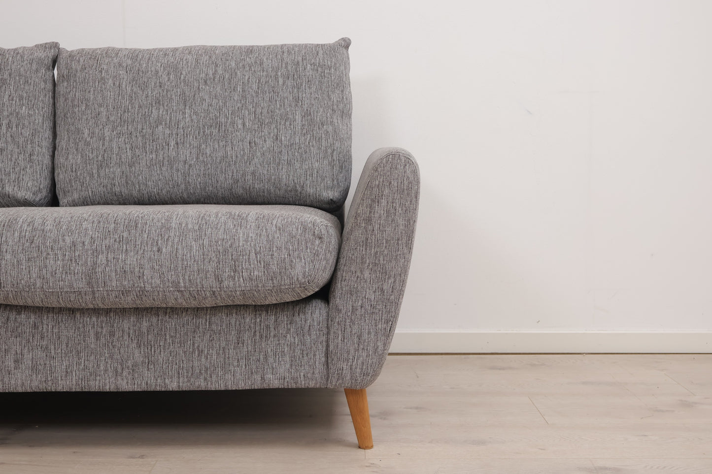 Nyrenset | Lys grå Bolia Cut 2-seter sofa