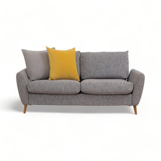 Nyrenset | Lys grå Bolia Cut 2-seter sofa