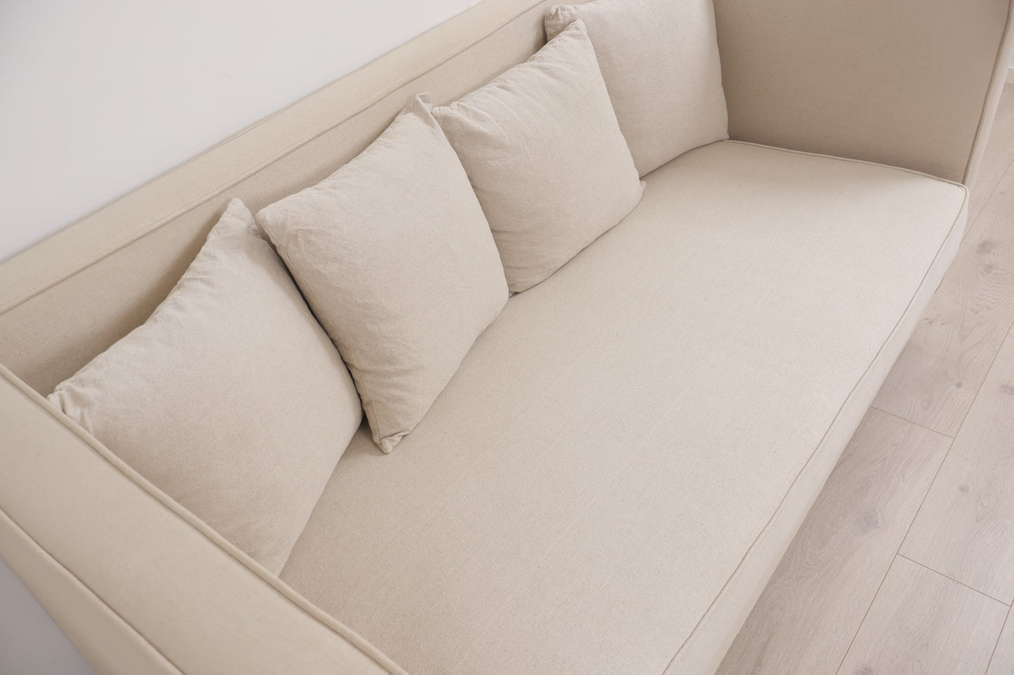 Nyrenset | Kremhvit 2-seter sofa