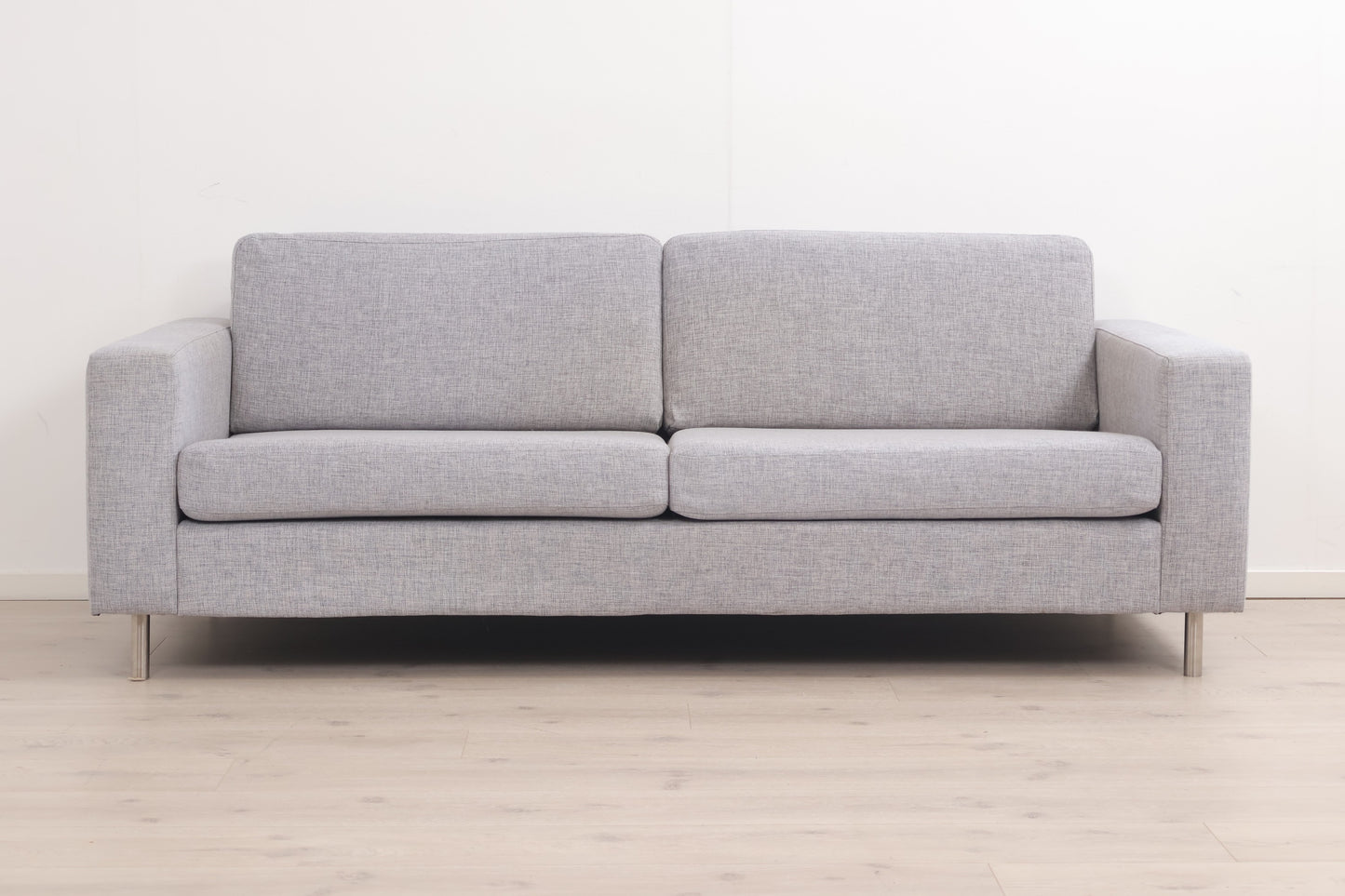 Nyrenset | Lys grå Bolia Scandinavia 2,5-seter sofa