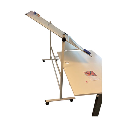 Hvit roterbar whiteboard, 180x57x160 cm
