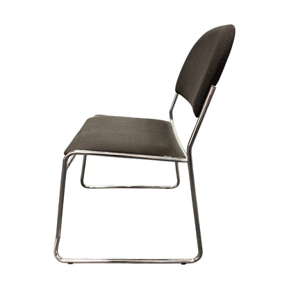 Stablebar konferansestol fra Frigaard, svart stoff, stablebar