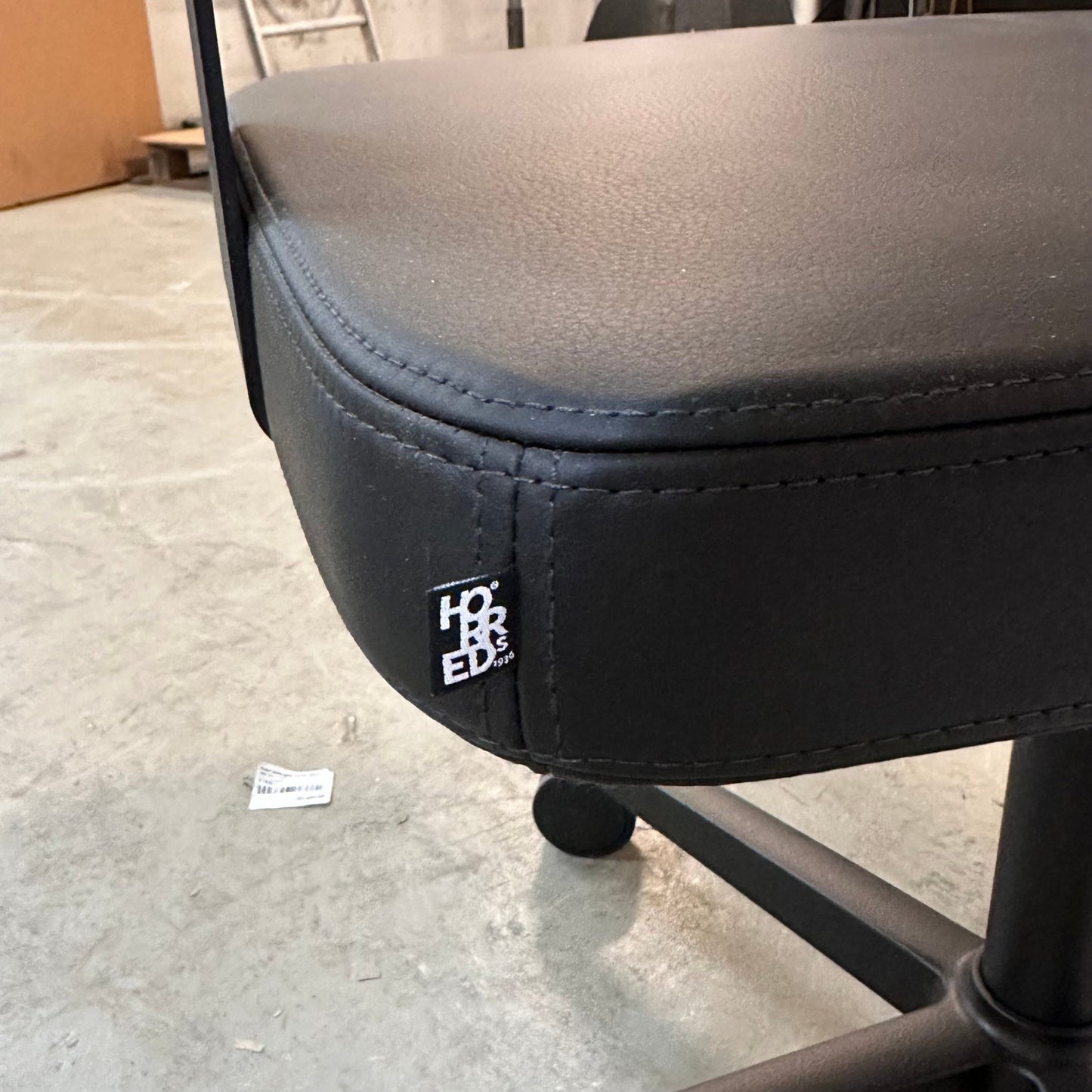 Grand kontorstol fra Horreds, skinn