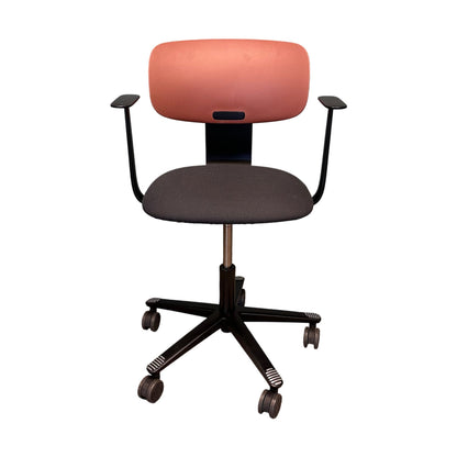 Tion 2140 møteromsstol fra HÅG, svart og rød