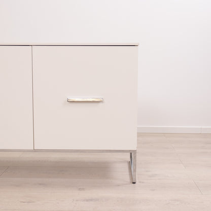 Hvit skjenk, 70x205x42 cm